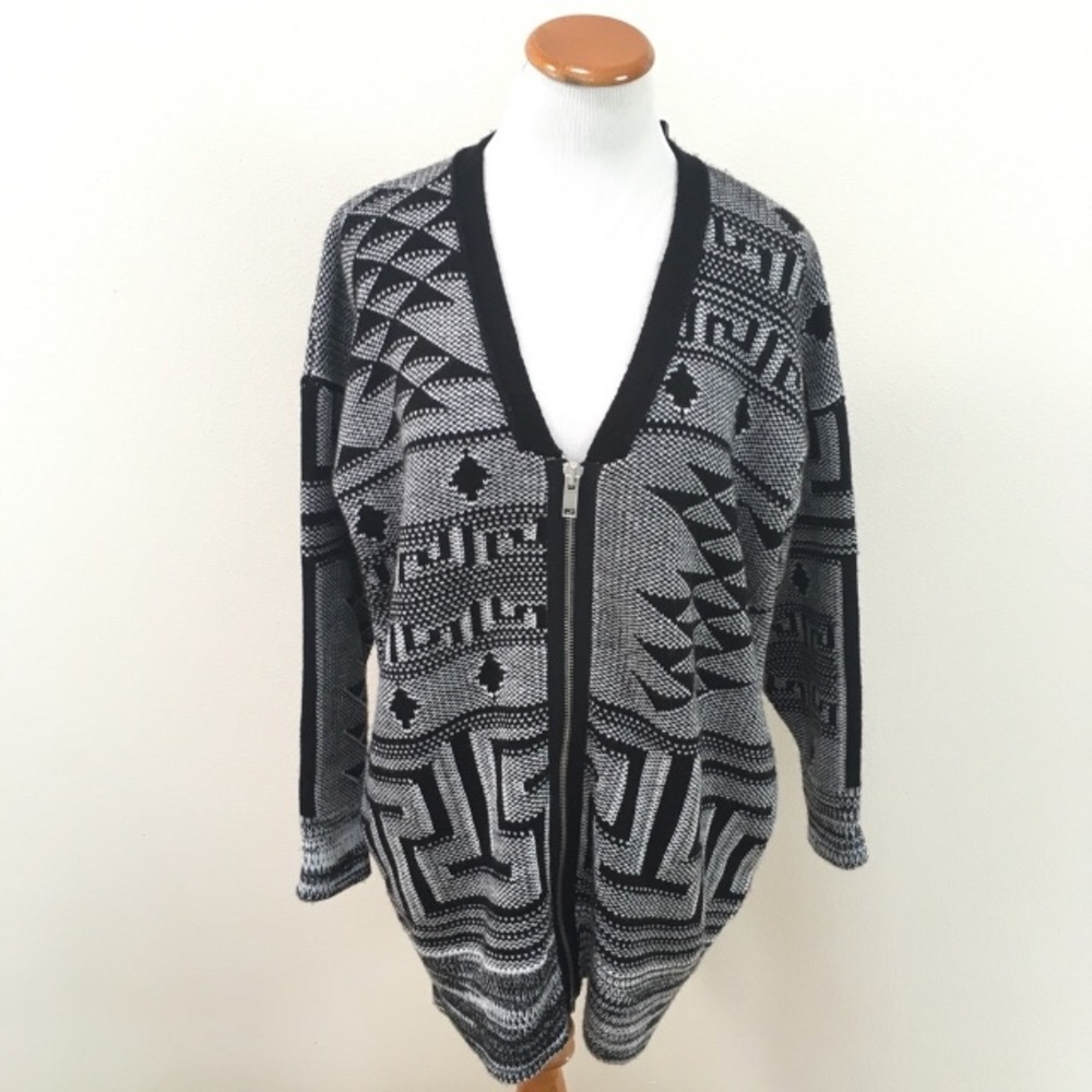 UO Silence + Noise Knit Long Cardigan Sweater Women’s Sz Small NEW‎